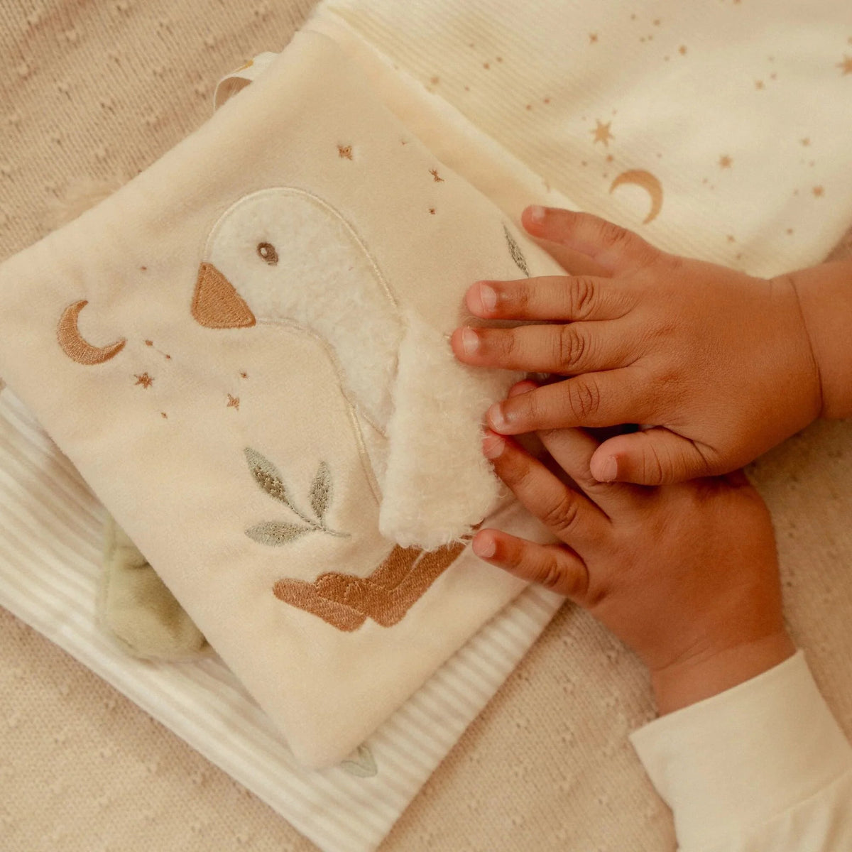 Livre d'activités tissu - Newborn LITTLE DUTCH
