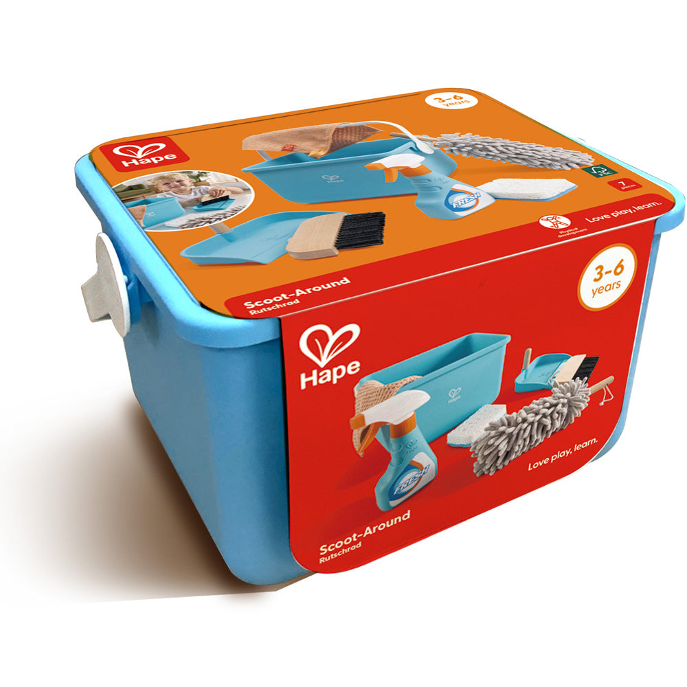 Coffret de nettoyage complet Hape avec seau, balai, plumeau et accessoires. Jouet d’imitation durable et éducatif, idéal pour développer la motricité et le jeu symbolique.