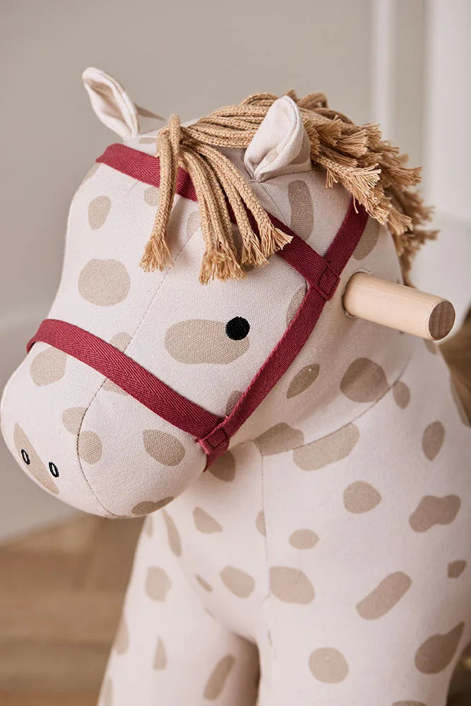 Cheval à bascule Dotty beige à taches – jouet d’éveil dès 18 mois