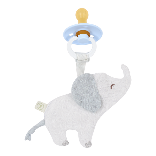 Doudou attache-tétine éléphant en coton bio : l’indispensable pour le confort et le quotidien de bébé.