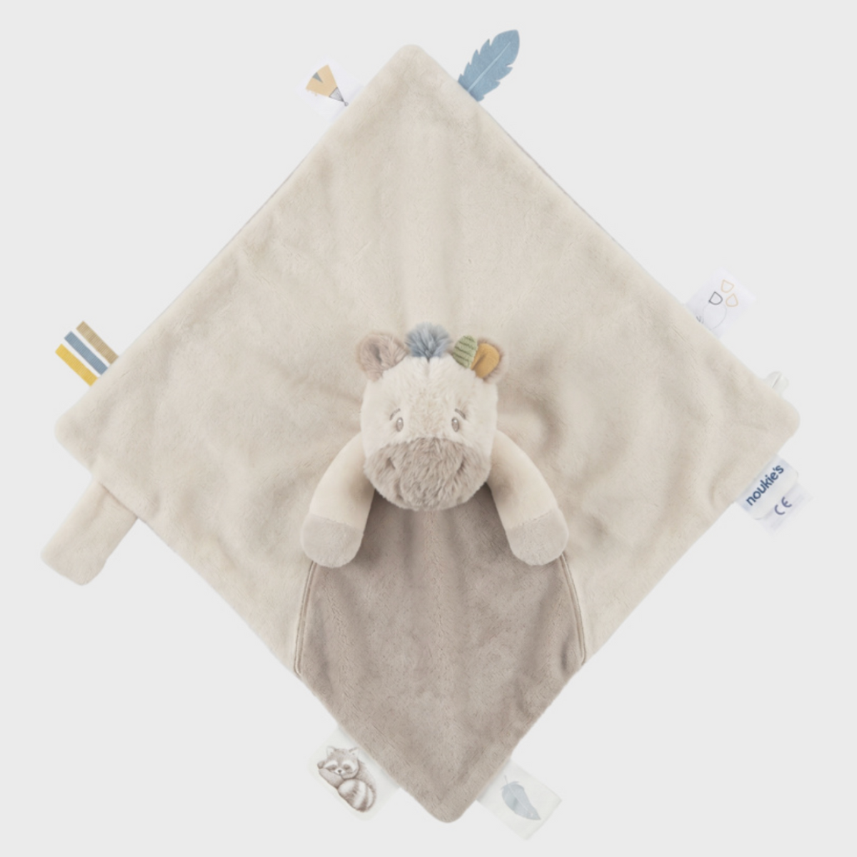 Doudou d'activités Lino Noukie's dès la naissance avec boucle multifonction, marionnette intégrée et rubans sensoriels pour accompagner bébé au quotidien.