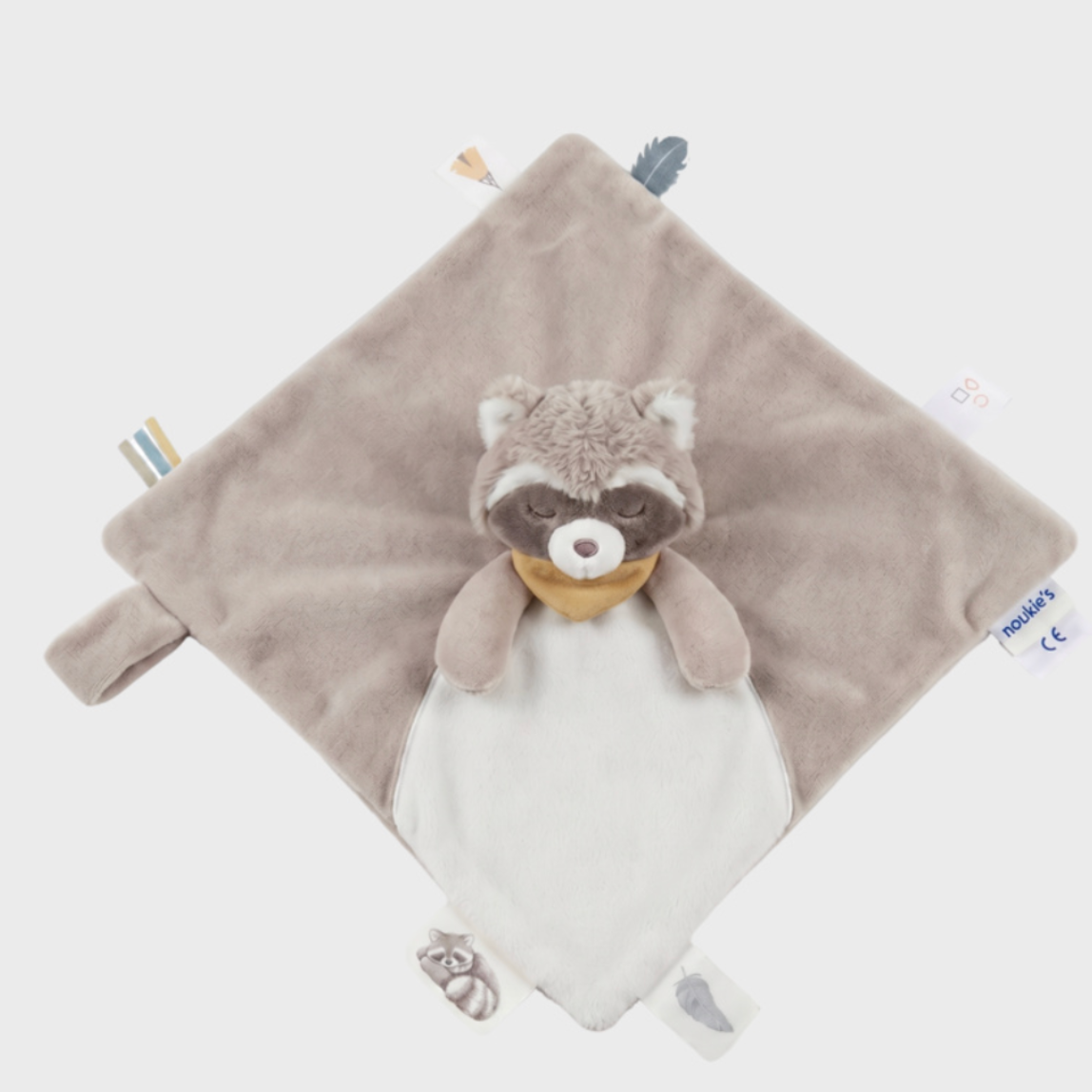 Le doudou d'activités Raku Noukie's accompagne bébé dès la naissance avec douceur et praticité. Sa boucle multifonction, sa marionnette intégrée, ses rubans sensoriels et ses matières ultra douces en font un compagnon complet qui rassure, stimule les sens et suit votre enfant dans toutes ses aventures. Doudou d'activités Raku Noukie's dès la naissance avec boucle multifonction, marionnette intégrée et rubans sensoriels pour accompagner bébé au quotidien.