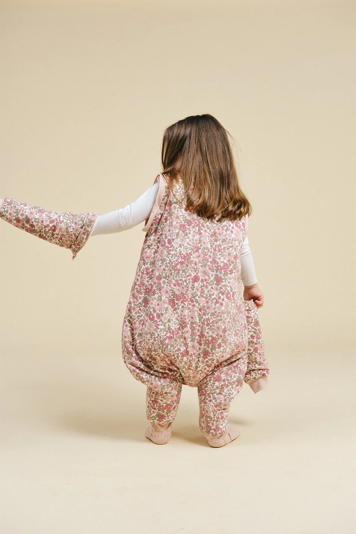Gigoteuse à pieds avec manches & chaussettes antidérapantes Winter Commelina – TOG 2.5