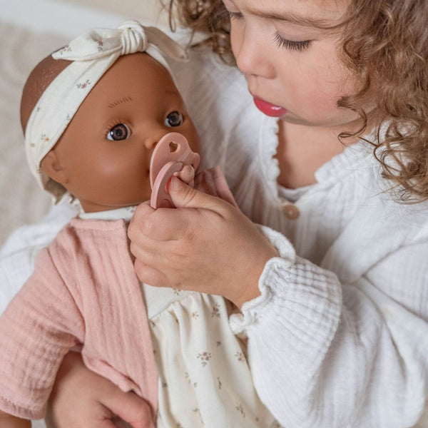 Poupée Noa avec accessoires – Jouet d’imitation dès 18 mois
