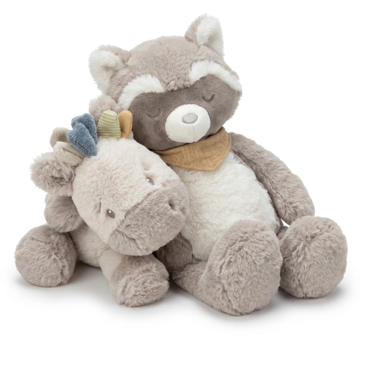 La peluche Raku 25 cm Noukie's est un adorable raton laveur qui accompagne bébé dès la naissance. Avec sa fourrure ultra douce, sa grande queue moelleuse, ses petites oreilles rondes et son bandana coloré, elle offre réconfort, sécurité et tendres câlins au quotidien. Peluche Raku 25 cm Noukie's dès la naissance, un adorable raton laveur ultra doux qui accompagne bébé avec tendresse, réconfort et douceur.