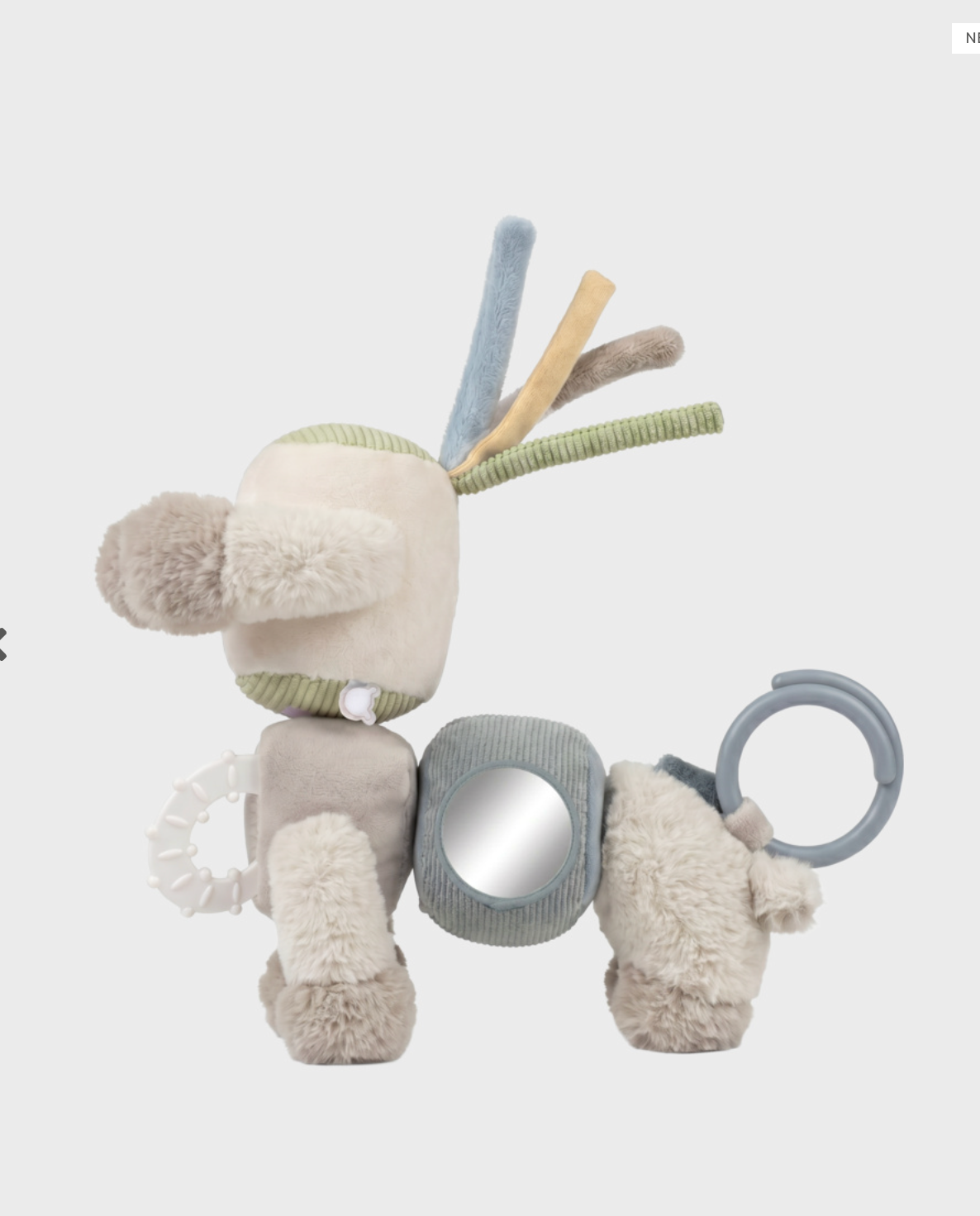 La peluche d'activités musicale Lino Noukie's accompagne bébé dès la naissance grâce à ses nombreuses activités évolutives. Berceuse de Brahms, miroir, hochet, pouët, textures variées et pièces détachables stimulent progressivement les sens, la motricité fine et la logique. Un compagnon d'éveil complet qui grandit avec votre enfant.Peluche d'activités musicale Lino Noukie's dès la naissance avec berceuse de Brahms, miroir, hochet et activités sensorielles pour accompagner le développement de bébé.