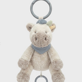 La peluche musicale Lino nomade 20 cm Noukie's accompagne bébé dès la naissance avec la douce Berceuse de Brahms. Compacte, légère et facile à emporter, elle fonctionne sans piles grâce à son mécanisme à traction. Un compagnon idéal pour rassurer bébé et instaurer une routine de sommeil aussi bien à la maison qu'en déplacement. Peluche musicale Lino nomade 20 cm Noukie's avec Berceuse de Brahms, idéale dès la naissance pour apaiser bébé à la maison comme en déplacement.