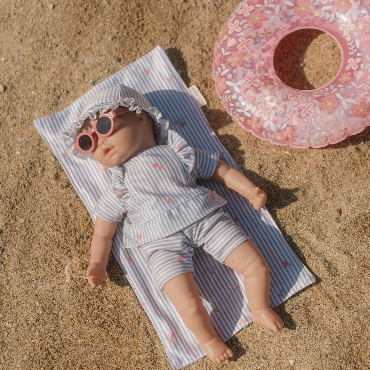 Poupée de plage Mara – Une adorable poupée de bain pour les aventures de l'été ☀️ LITTLE DUTCH