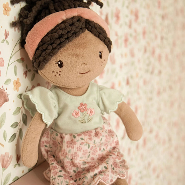 poupée en tissu 35 cm evi
poupée souple bébé 12 mois
poupée câlin enfant 1 an