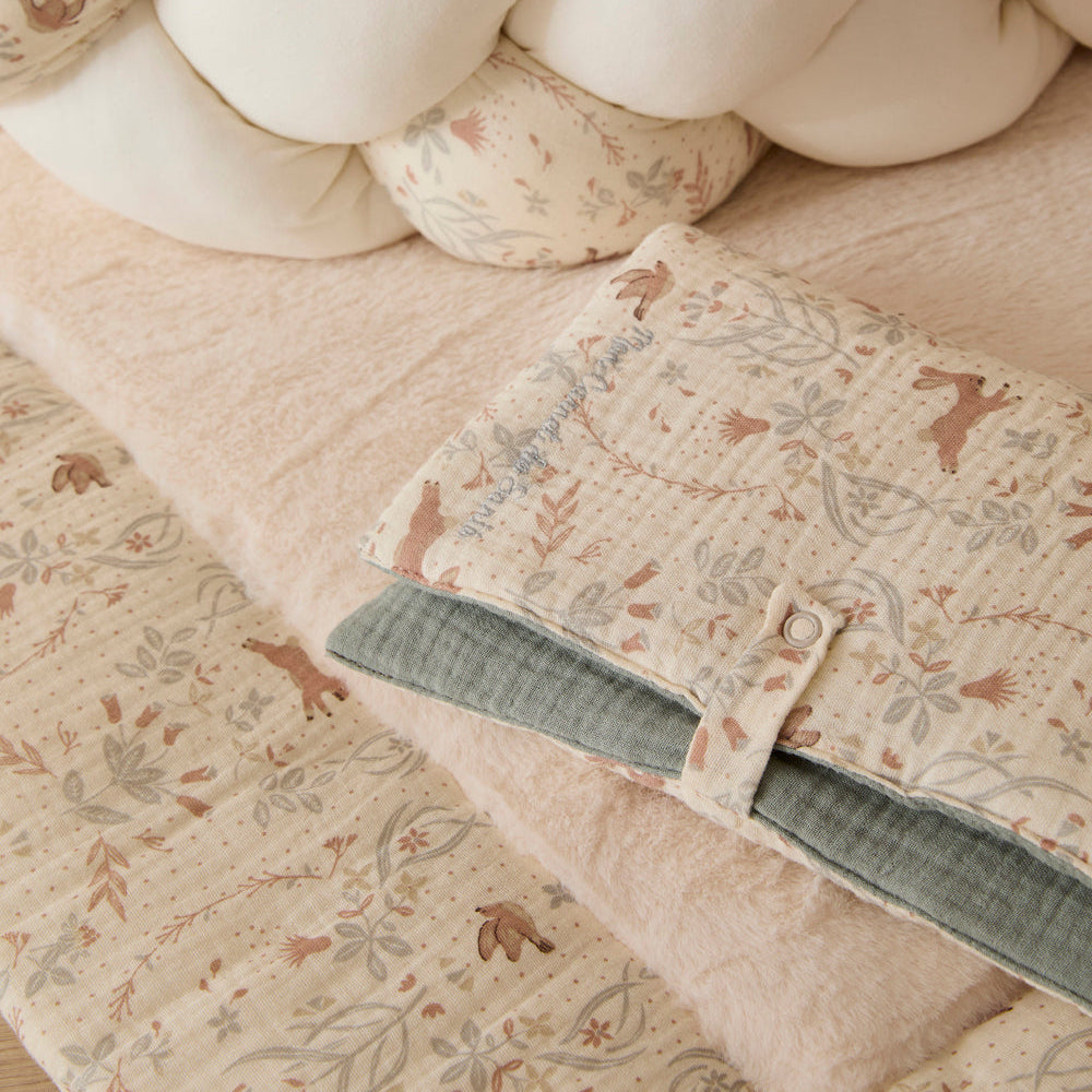 Protège-carnet de santé bébé coton jardin enchanté brodé