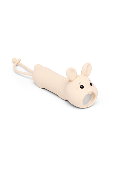 Lampe torche enfant lapin rechargeable USB-C. Lumière douce réglable idéale pour histoires du soir et explorations dès 3 ans.