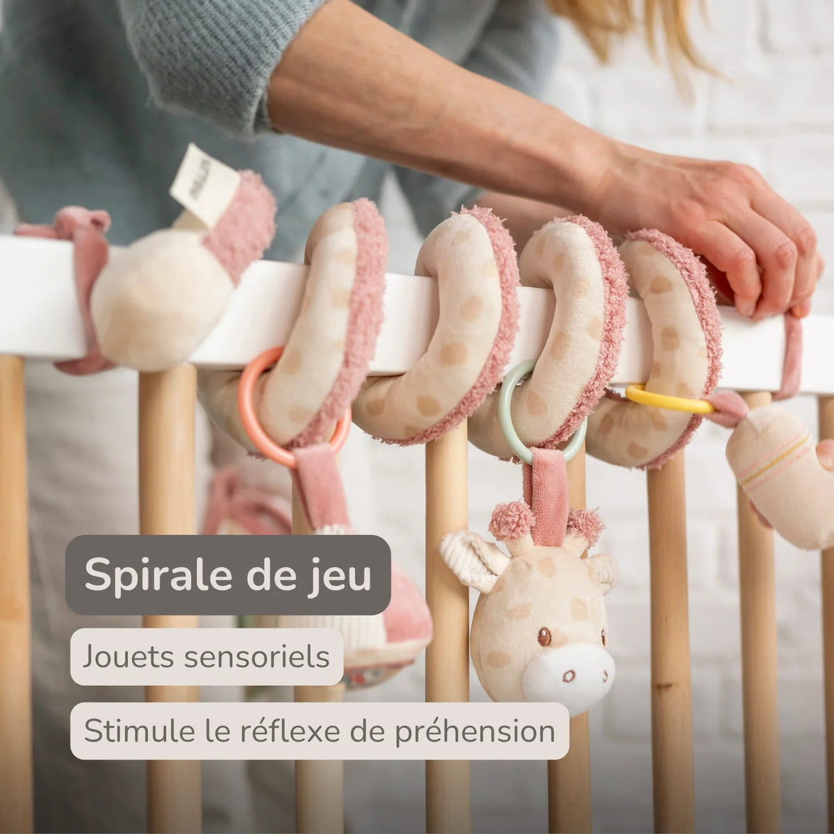 Spirale d'activités suspendue Gina la Girafe 25 cm – Nattou 🦒 NATTOU