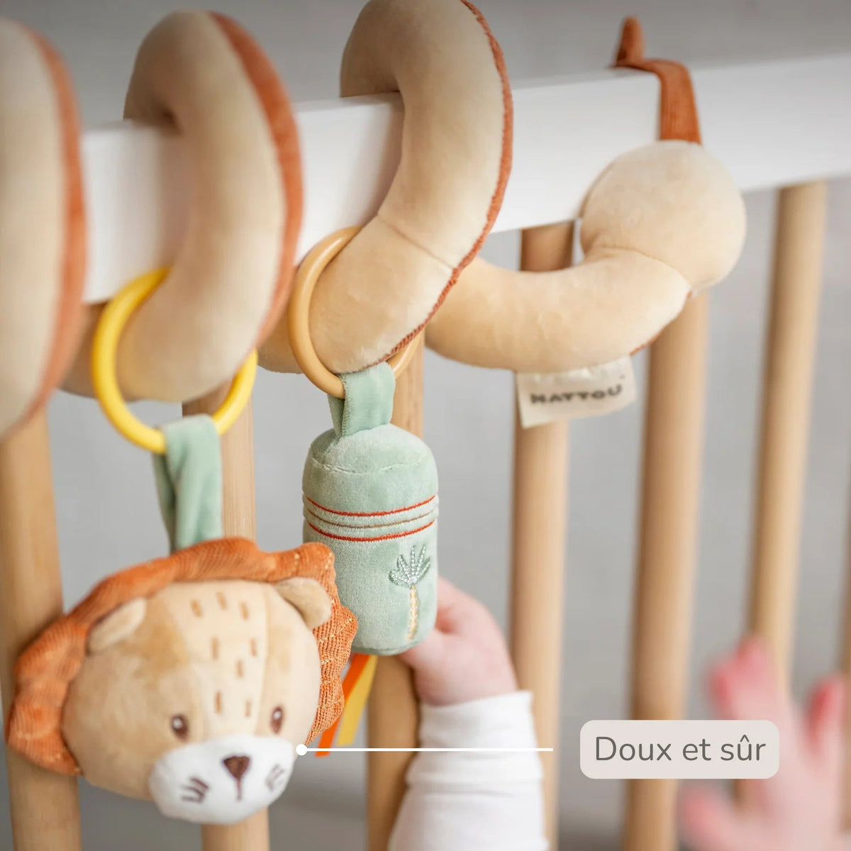 Spirale d'activités suspendue Léon le Lion 25 cm – Nattou 🦁 NATTOU