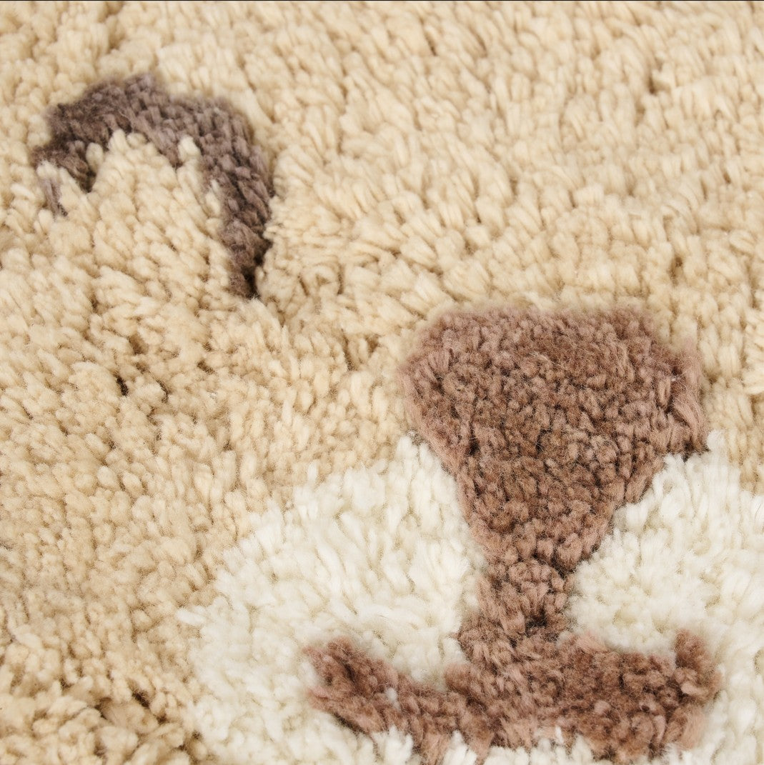 Tapis enfant safari en coton bio : l’allié parfait pour une chambre douce, ludique et confortable dès la naissance.