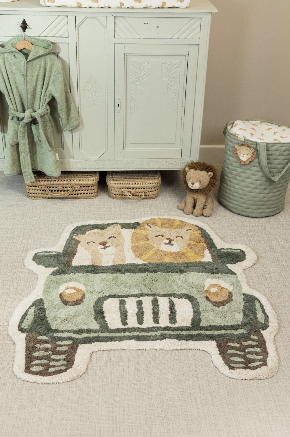 Tapis enfant safari en coton bio : l’allié parfait pour une chambre douce, ludique et confortable dès la naissance.