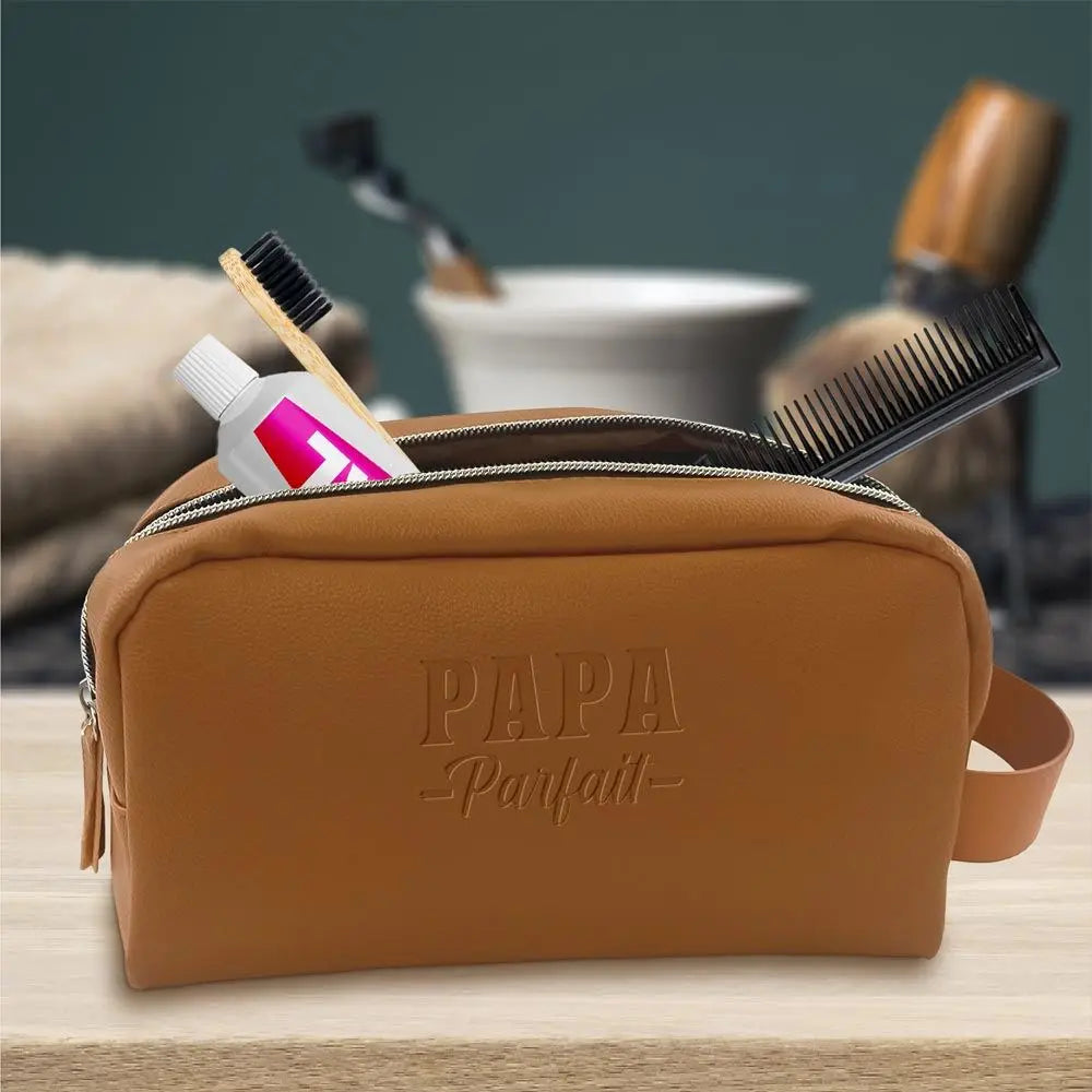 Trousse de toilette « Papa Parfait » – Simili-cuir marron SAVONNERIE DE L'ILOT
