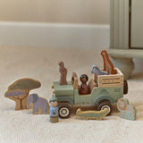 Coffret Safari Friends avec voiture de safari, animaux et personnages en bois FSC. Un jouet idéal pour développer l’imagination dès 12 mois. LITTLE DUTCH