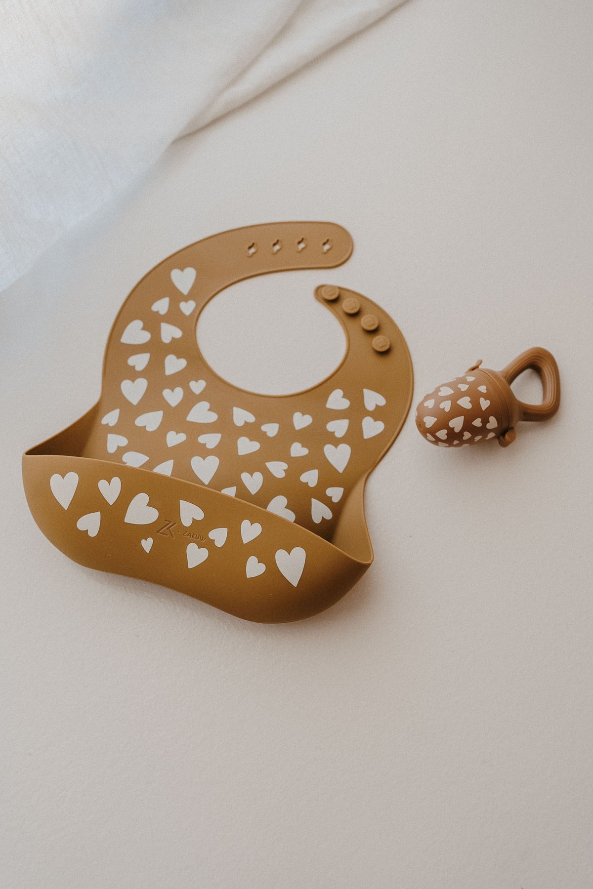 Bavoir en Silicone – Love Camel