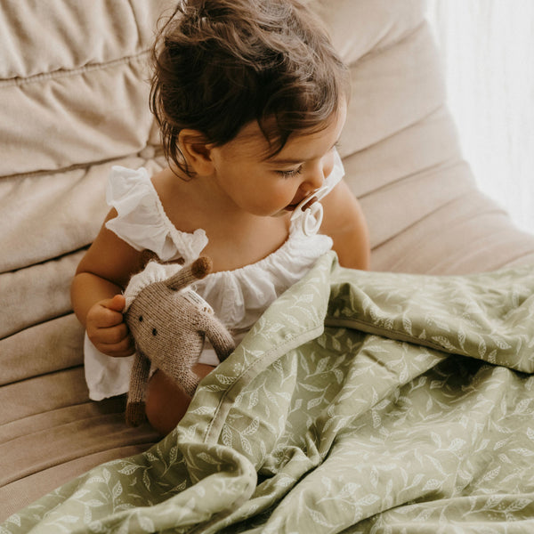 Couverture mi-saison Leaves – Douceur et confort pour bébé