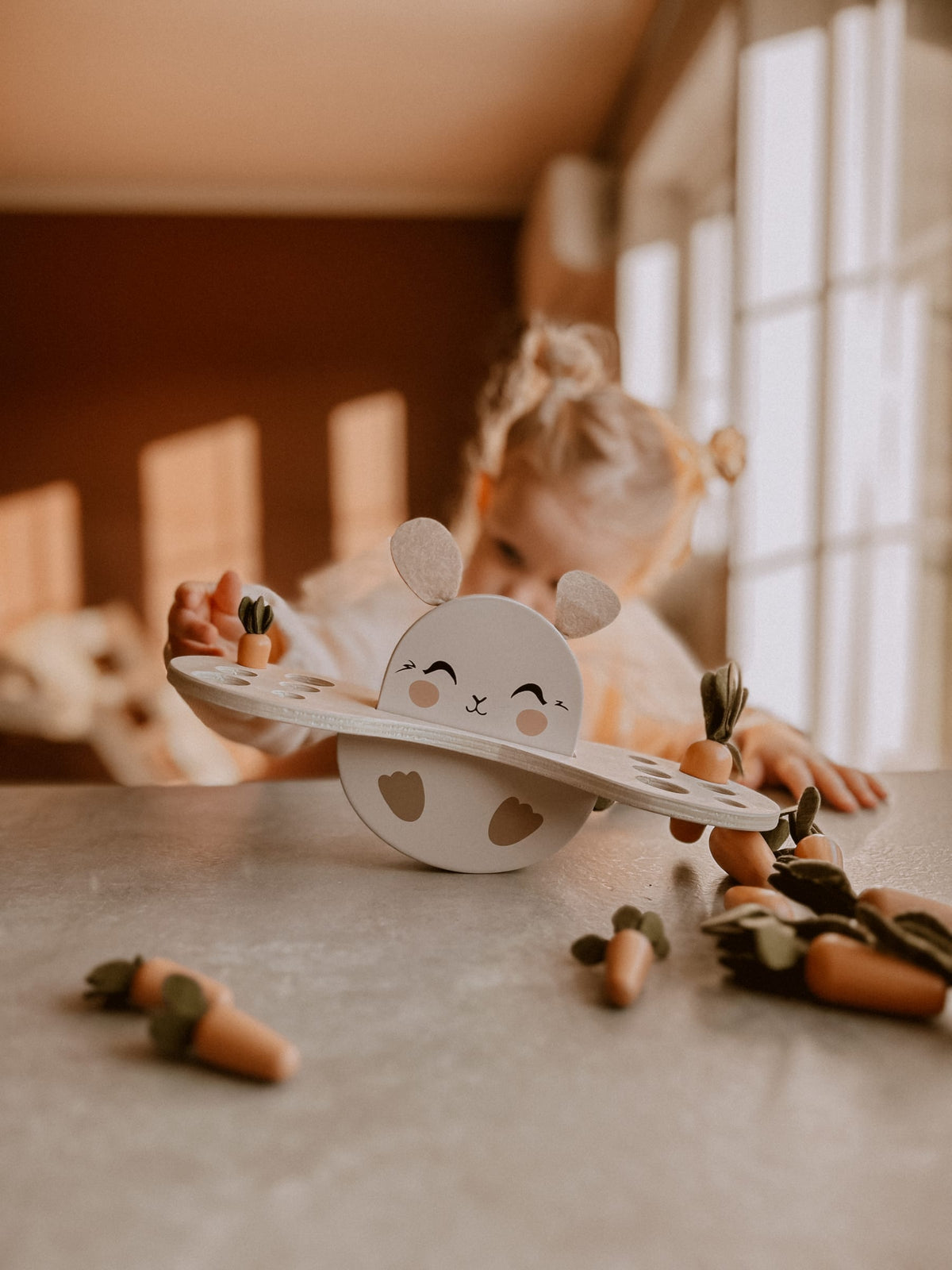 Offrez à votre enfant l’Échelle de Lapin 🐇, un puzzle en bois Montessori sûr et éducatif pour développer motricité, équilibre et créativité dès 3 ans.