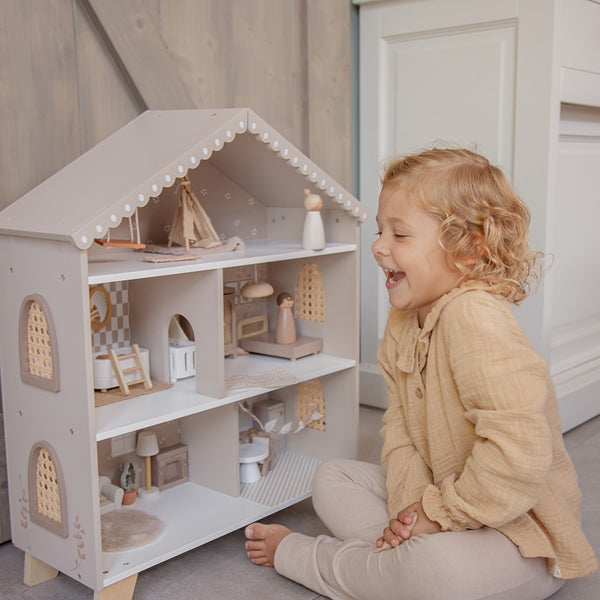 Maison de poupées en bois – Nougat avec accessoires et poupées