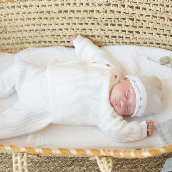 Pantalon naissance bébé en maille – Confort et chaleur | Taille 0-1 mois Offrez à votre bébé chaleur et douceur dès les premiers jours avec ce pantalon naissance en maille. 