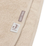 Poncho de bain bébé Miffy en éponge 100% coton. Idéal après le bain, la plage ou la piscine. Doux, absorbant et pratique.