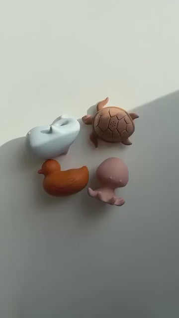 jouet de bain sécurisé pour le bain de bébé. lot de jeux de bain qui s'ouvre en 2 nettoyage facile