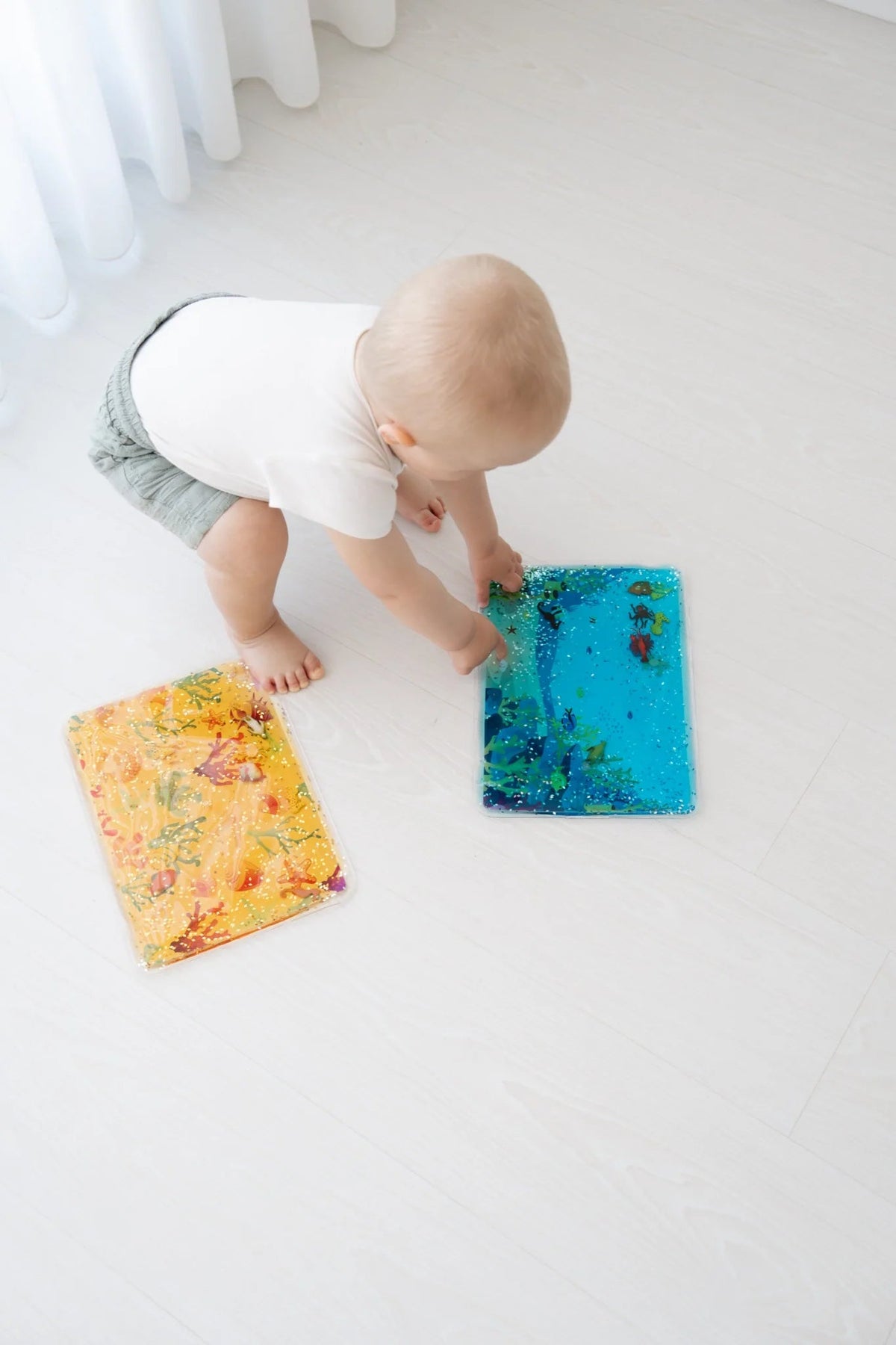 Tablette Sensorielle Liquide Sable Doré – Un coucher de soleil au bout des doigts ! 🌅✨ BO JUNGLE
