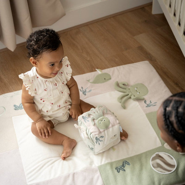 Tapis de parc Animals vert et beige – 75x95 cm BABY'S ONLY