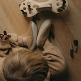 Offrez à votre enfant l’Échelle de Lapin 🐇, un puzzle en bois Montessori sûr et éducatif pour développer motricité, équilibre et créativité dès 3 ans.